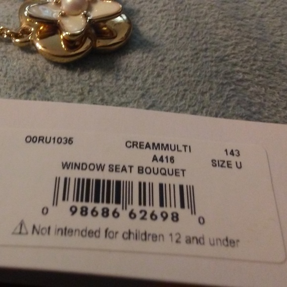 Window Seat Bouquet Mini Pendant Necklace - Picture 5 of 7